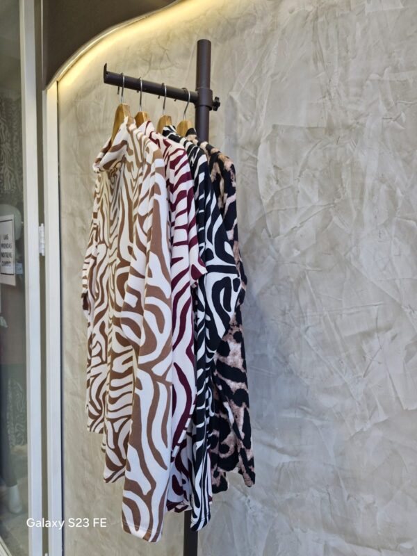 Media polera modal soft estampado - Imagen 5